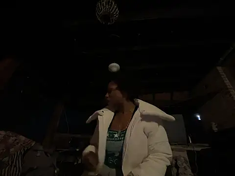 Snapshot of wynterheat chatting on 03/20/25, 02:51 wynterheat online show from 03/20/25, 02:51