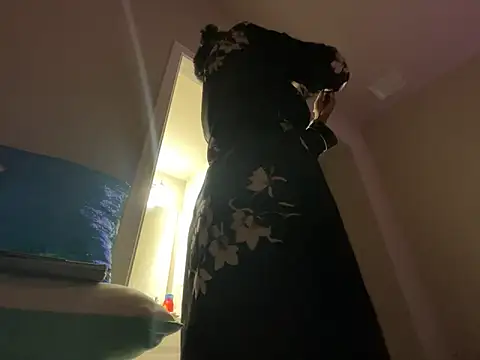 Snapshot of wynterheat chatting on 10/23/25, 12:54 wynterheat online show from 10/23/25, 12:54