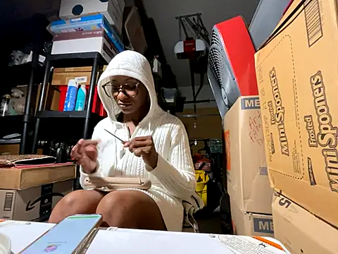 Snapshot of wynterheat chatting on 10/30/25, 05:02 wynterheat online show from 10/30/25, 05:02