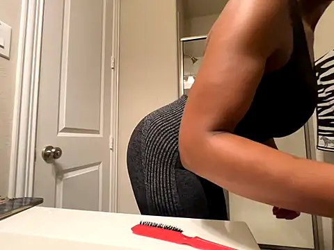 Snapshot of wynterheat chatting on 11/30/25, 12:09 wynterheat online show from 11/30/25, 12:09