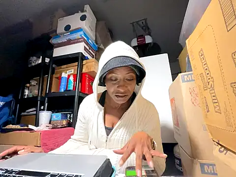 Snapshot of wynterheat chatting on 12/02/25, 07:57 wynterheat online show from 12/02/25, 07:57