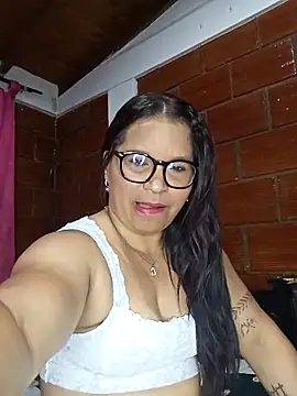 Snapshot of Sikiu_40 chatting on 02/01/25, 11:37 Sikiu 40 online show from 02/01/25, 11:37