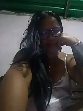 Snapshot of Sikiu_40 chatting on 12/22/25, 02:36 Sikiu 40 online show from 12/22/25, 02:36