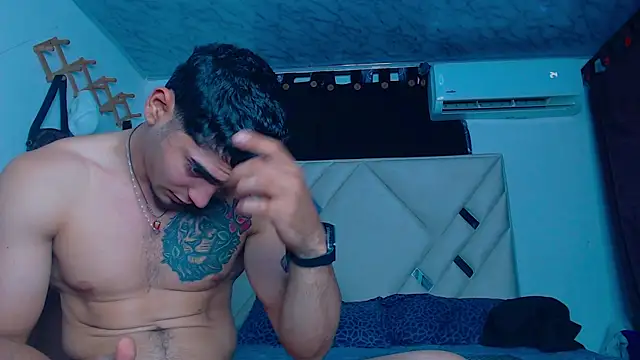 Rich boy01 online show from 01/30/25, 11:02