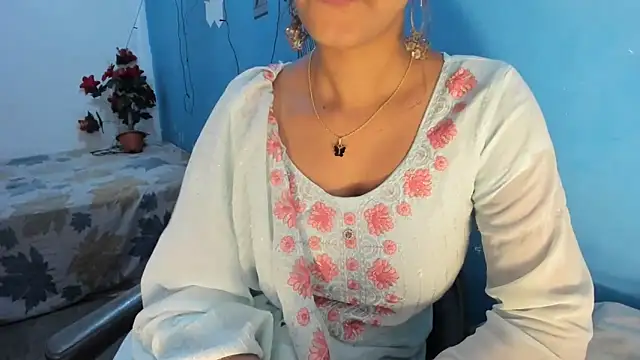 aarjulove online show from 04/11/26, 07:13