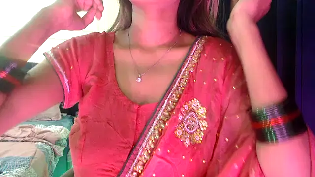 Snapshot of chhui_mui chatting on 10/26/25, 02:34 chhui mui online show from 10/26/25, 02:34