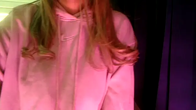 Snapshot of chhui_mui chatting on 11/10/25, 06:29 chhui mui online show from 11/10/25, 06:29