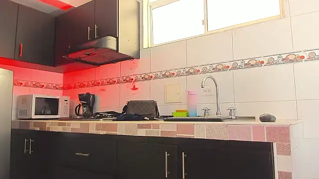 Emma-evans online show from 01/10/26, 01:13