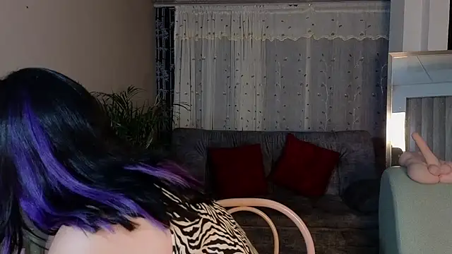 Snapshot of camil_milfdream chatting on 03/07/25, 10:24 camil milfdream online show from 03/07/25, 10:24