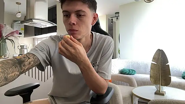 Snapshot of IsmaelRichardson chatting on 02/27/26, 03:56 IsmaelRichardson online show from 02/27/26, 03:56