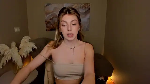 MollyMeltorr online show from 10/03/25, 12:18