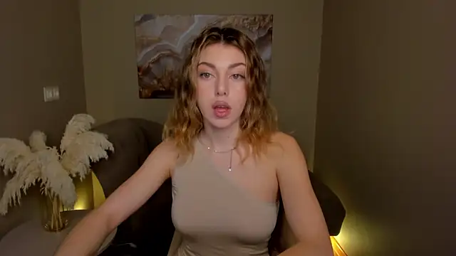 MollyMeltorr online show from 10/11/25, 01:05