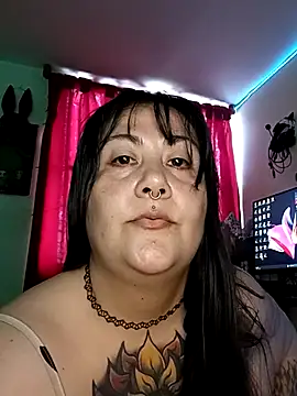 Snapshot of l1la_Rav3n chatting on 05/08/26, 06:02 l1la Rav3n online show from 05/08/26, 06:02