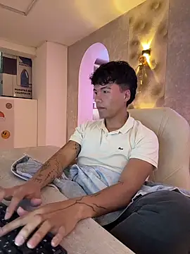 Logan smith1 online show from 10/24/25, 06:21