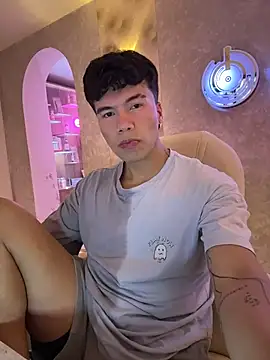 Logan smith1 online show from 11/04/25, 04:55