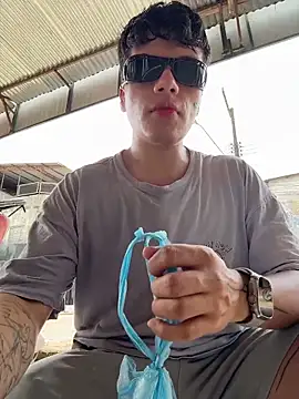 Logan smith1 online show from 11/10/25, 04:17