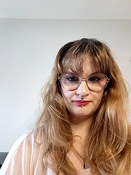 Snapshot of PrincesseMalicia chatting on 02/05/26, 02:00 PrincesseMalicia online show from 02/05/26, 02:00