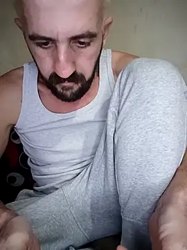 Snapshot of GrofLicno chatting on 02/12/26, 09:32 GrofLicno online show from 02/12/26, 09:32