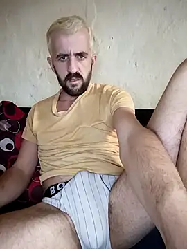 Snapshot of GrofLicno chatting on 02/14/26, 12:46 GrofLicno online show from 02/14/26, 12:46