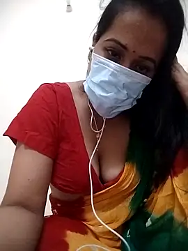 Snapshot of poojashine chatting on 10/26/25, 06:47 poojashine online show from 10/26/25, 06:47