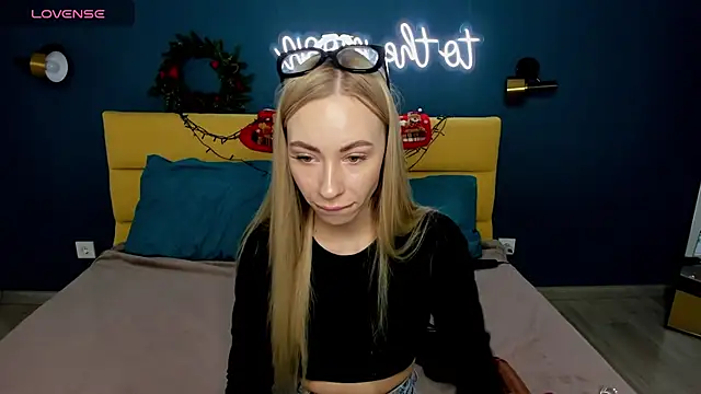 Snapshot of Diana_Garrett chatting on 12/13/24, 08:51 Diana Garrett online show from 12/13/24, 08:51