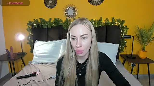 Snapshot of Diana_Garrett chatting on 12/27/24, 08:56 Diana Garrett online show from 12/27/24, 08:56