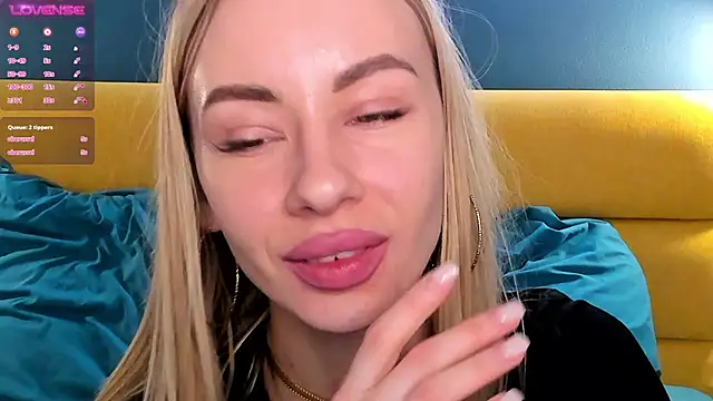 Snapshot of Diana_Garrett chatting on 01/25/25, 11:55 Diana Garrett online show from 01/25/25, 11:55