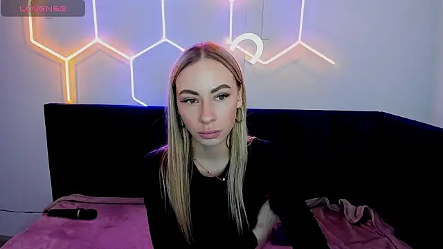 Snapshot of Diana_Garrett chatting on 02/08/25, 08:42 Diana Garrett online show from 02/08/25, 08:42