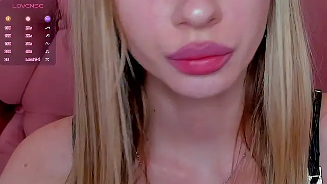 Snapshot of Diana_Garrett chatting on 02/28/25, 11:47 Diana Garrett online show from 02/28/25, 11:47