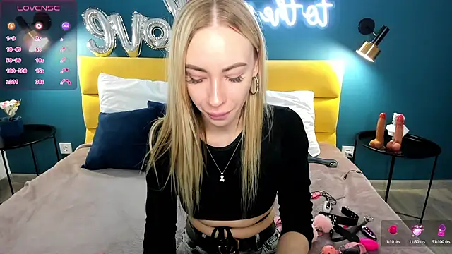 Snapshot of Diana_Garrett chatting on 03/09/25, 01:25 Diana Garrett online show from 03/09/25, 01:25