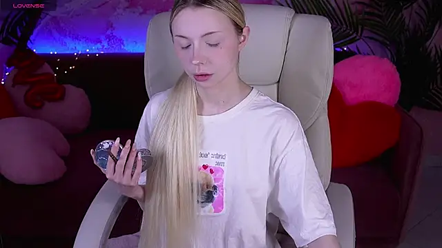 EviStar online show from 02/24/26, 07:39