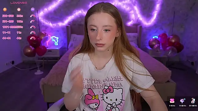 Snapshot of SilverrMoon chatting on 02/14/25, 07:17 SilverrMoon online show from 02/14/25, 07:17