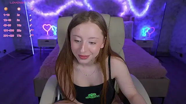 Snapshot of SilverrMoon chatting on 03/09/25, 05:39 SilverrMoon online show from 03/09/25, 05:39