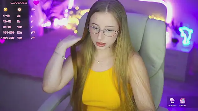 Snapshot of SilverrMoon chatting on 09/24/25, 12:41 SilverrMoon online show from 09/24/25, 12:41