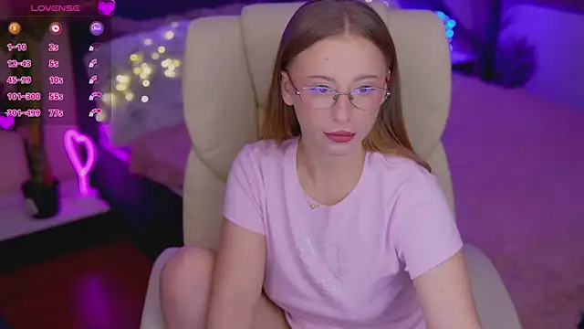 Snapshot of SilverrMoon chatting on 11/23/25, 10:26 SilverrMoon online show from 11/23/25, 10:26