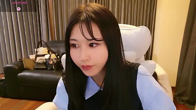 Snapshot of -satomi-jp chatting on 05/04/26, 04:03 -satomi-jp online show from 05/04/26, 04:03