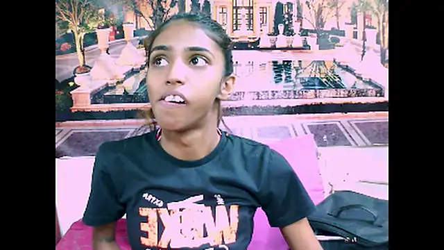 Snapshot of IndianSexySlender chatting on 12/05/24, 05:59 IndianSexySlender online show from 12/05/24, 05:59