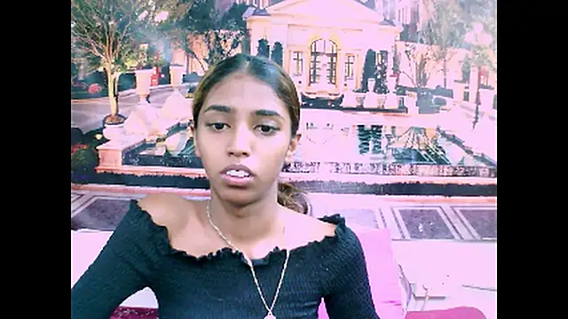 Snapshot of IndianSexySlender chatting on 12/08/24, 05:50 IndianSexySlender online show from 12/08/24, 05:50