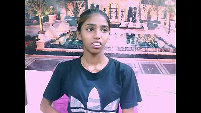 Snapshot of IndianSexySlender chatting on 12/16/24, 05:38 IndianSexySlender online show from 12/16/24, 05:38