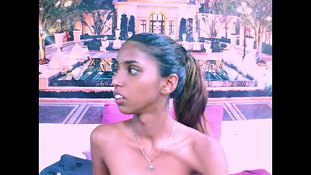 Snapshot of IndianSexySlender chatting on 12/31/24, 12:04 IndianSexySlender online show from 12/31/24, 12:04