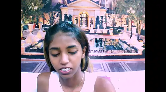 Snapshot of IndianSexySlender chatting on 01/03/25, 05:39 IndianSexySlender online show from 01/03/25, 05:39