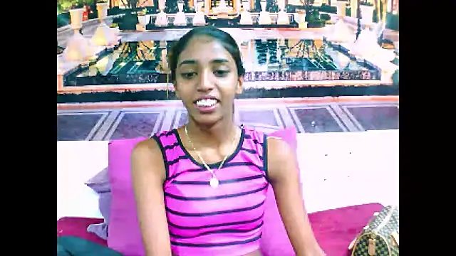 Snapshot of IndianSexySlender chatting on 01/10/25, 05:47 IndianSexySlender online show from 01/10/25, 05:47