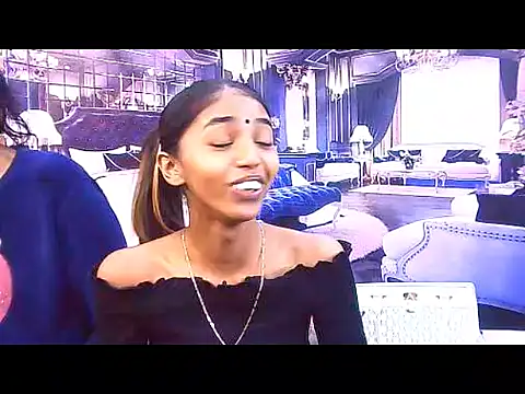 Snapshot of IndianSexySlender chatting on 11/10/25, 05:17 IndianSexySlender online show from 11/10/25, 05:17