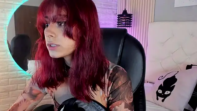 Snapshot of cloe__palmer chatting on 12/04/24, 12:25 cloe palmer online show from 12/04/24, 12:25