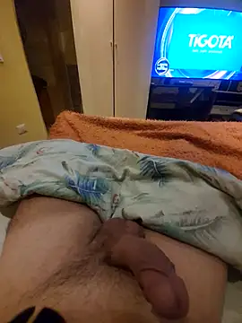 Snapshot of tiscopofortezozza chatting on 10/22/25, 06:40 tiscopofortezozza online show from 10/22/25, 06:40