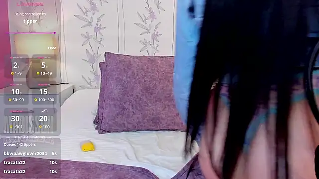 Snapshot of MadissonBacker chatting on 12/06/24, 05:55 MadissonBacker online show from 12/06/24, 05:55