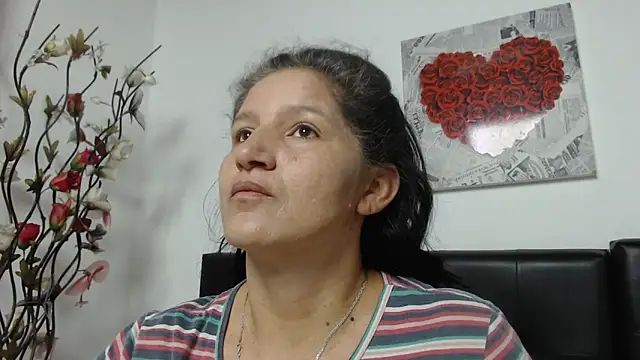 Angelinna Milf online show from 01/19/25, 01:00