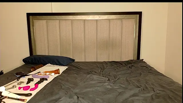 misscatxo online show from 02/21/25, 06:04