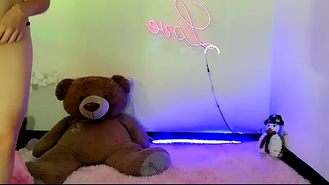 kendal scott1 online show from 01/04/25, 12:27