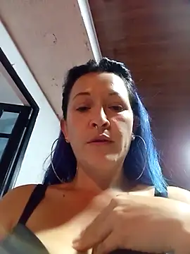 Snapshot of sophie_banger chatting on 01/05/25, 01:13 sophie banger online show from 01/05/25, 01:13